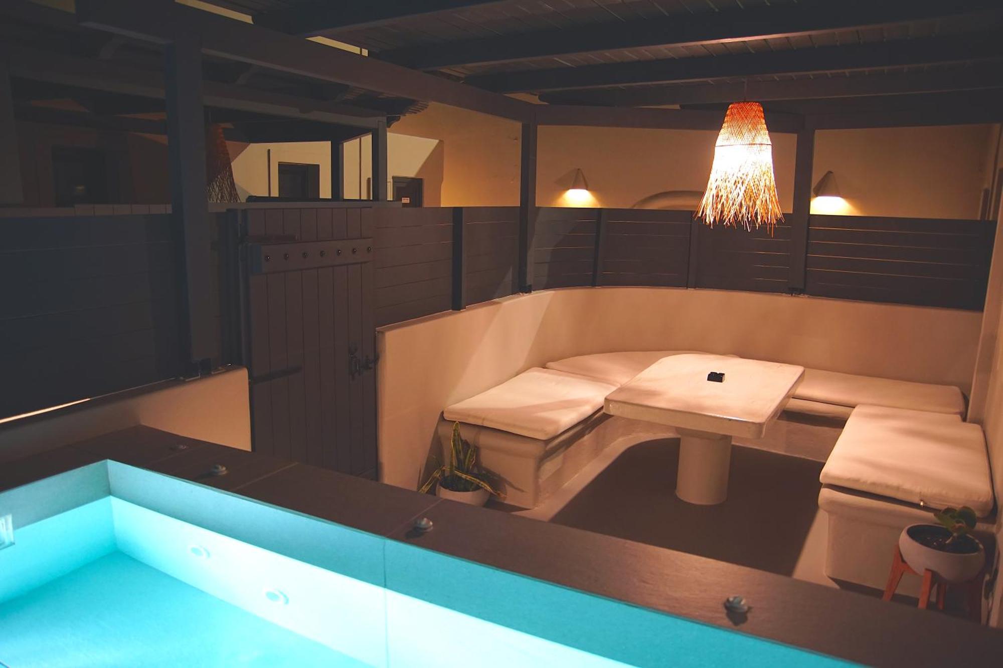 Black Diamond Suites (Adults Only) Akrotírion Dış mekan fotoğraf